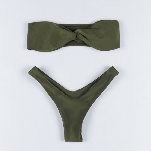 Stílusos női kétrészes fürdőruha, több színben rátéttel