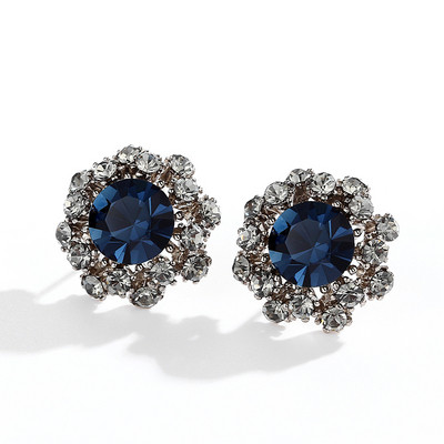 Női fülbevaló kövekkel, három színben