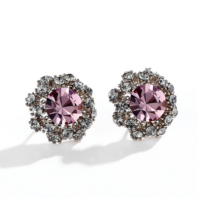 Női fülbevaló kövekkel, három színben