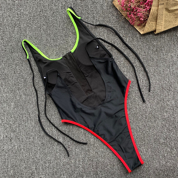 Μοντέρνο μαγιό σε μαύρο χρώμα εξώπλατο με κορδόνια