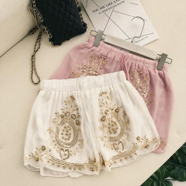 Модерни дамски къси панталони с връзки и камъни в няколко цвята