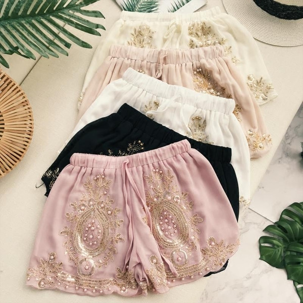 Модерни дамски къси панталони с връзки и камъни в няколко цвята