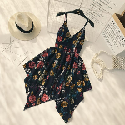 Καθημερινό γυναικείο φόρεμα με βαθύ λαιμό και φυτικά μοτίβα