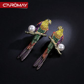 Női fülbevaló színes kövekkel, papagáj alakú