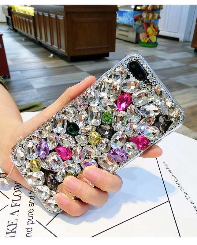 Силиконов калъф с  цветни камъни за iPhone 7 и iPhone 8