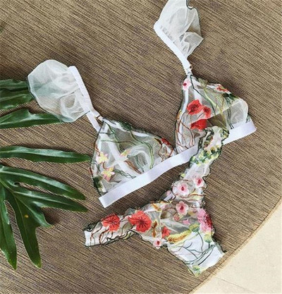 Intim fehérnemű két részből virágos hímzéssel