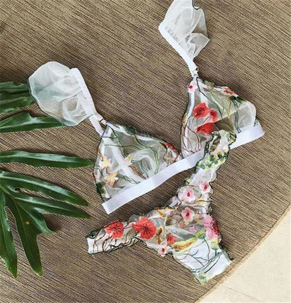 Intim fehérnemű két részből virágos hímzéssel