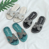 Modern gyerekpapucs három színben, díszkövekkel