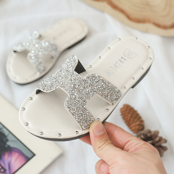 Modern gyerekpapucs három színben, díszkövekkel