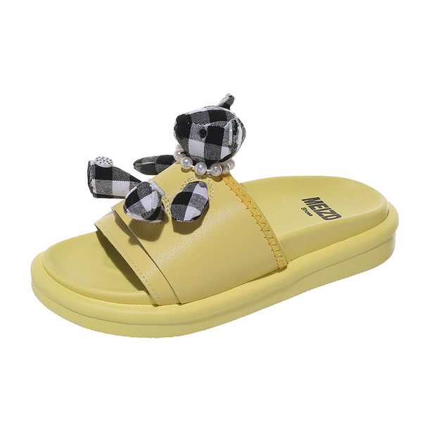 Stílusos női papucs három színben 3D elemmel