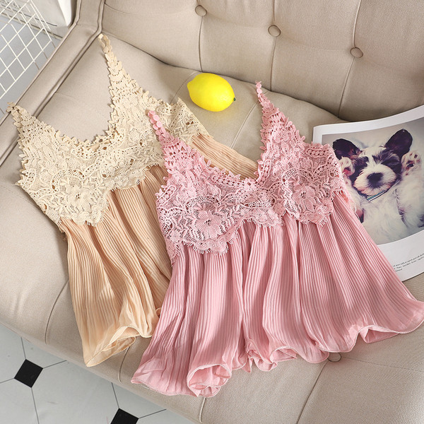 Modern női tanktop széles modell vékony pántokkal és csipkével több színben