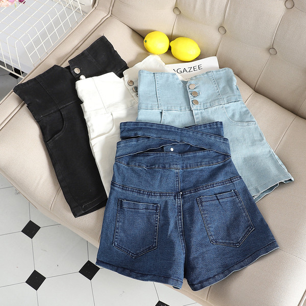 Къси дънкови панталони с висока талия и изрязани части в няколко цвята