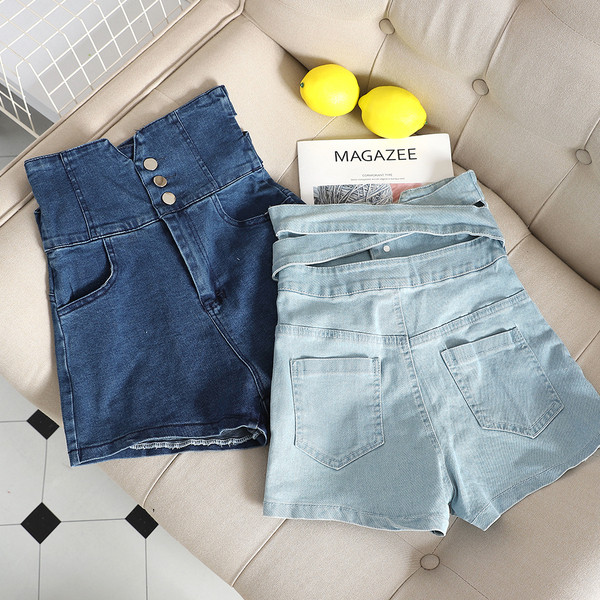 Къси дънкови панталони с висока талия и изрязани части в няколко цвята