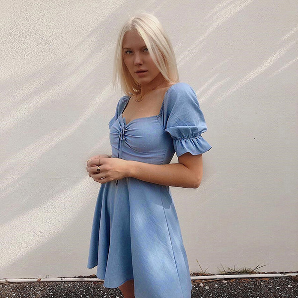 Alkalmi női ruha rövid ujjú, kék színű nyakkendővel