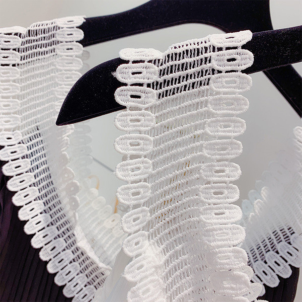 Maieu elegant pentru femei în alb și negru