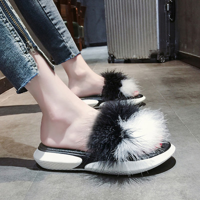 Σύγχρονες γυναικείες παντόφλες σε τέσσερα χρώματα