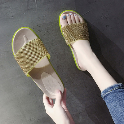 Μοντέρνες γυναικείες παντόφλες με χαμηλές σόλες και πέτρες σε τρία χρώματα