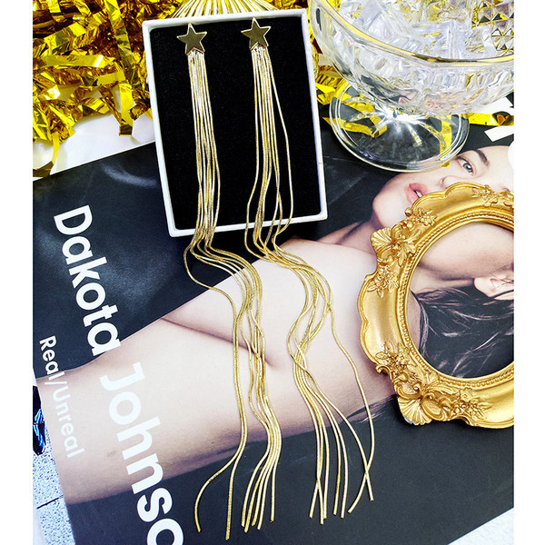 Model nou de cercei de dama de culoare auriu si argintiu