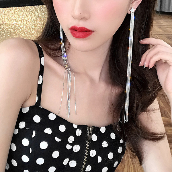 Model nou de cercei de dama de culoare auriu si argintiu