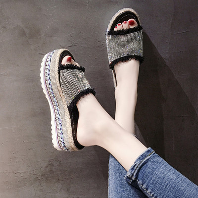 Modern női platformpapucs kövekkel több színben