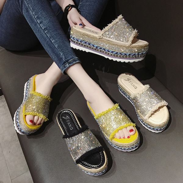 Modern női platformpapucs kövekkel több színben