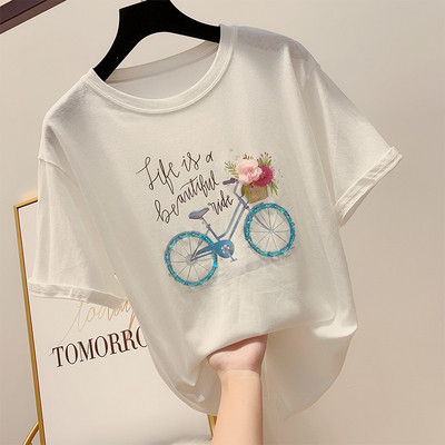 Γυναικεία μπλούζα με τρισδιάστατα στοιχεία λουλουδιών