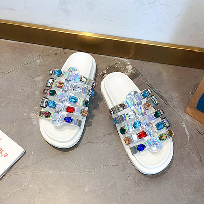 Μοντέρνες γυναικείες παντόφλες με πέτρες σε διάφορα χρώματα και επίπεδη σόλα