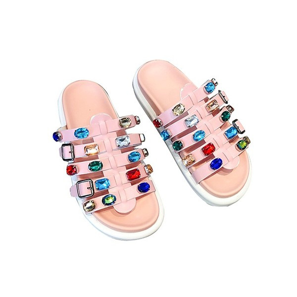 Μοντέρνες γυναικείες παντόφλες με πέτρες σε διάφορα χρώματα και επίπεδη σόλα