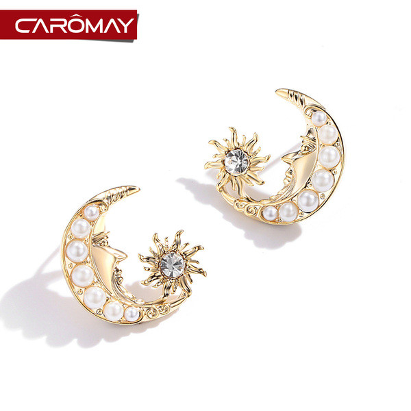 Hold alakú gyöngyös fülbevaló