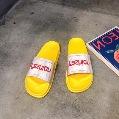 Μοντέρνα γυναικείες παντόφλες με πολλά χρώματα