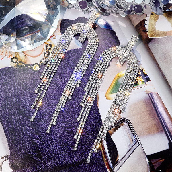 Stílusos női fülbevaló ezüst színben kövekkel