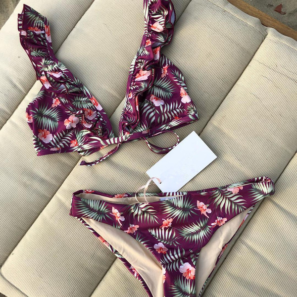 Μοντέρνο γυναικείο μαγιό με floral μοτίβα σε μπορντό χρώμα