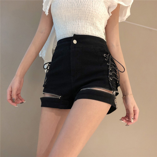 Γυναικεία σορτς με φερμουάρ και κορδόνια