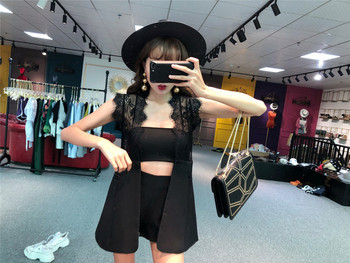 Γυναικείο κομψό κοντό φόρεμα με στοιχεία δαντέλας