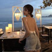 Fehér színű női nyári akasztófelső vékony pánttal, csupasz háttal