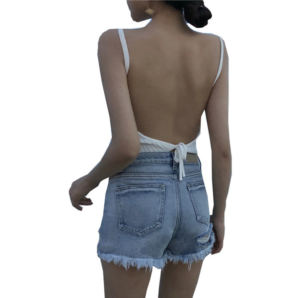 Fehér színű női nyári akasztófelső vékony pánttal, csupasz háttal