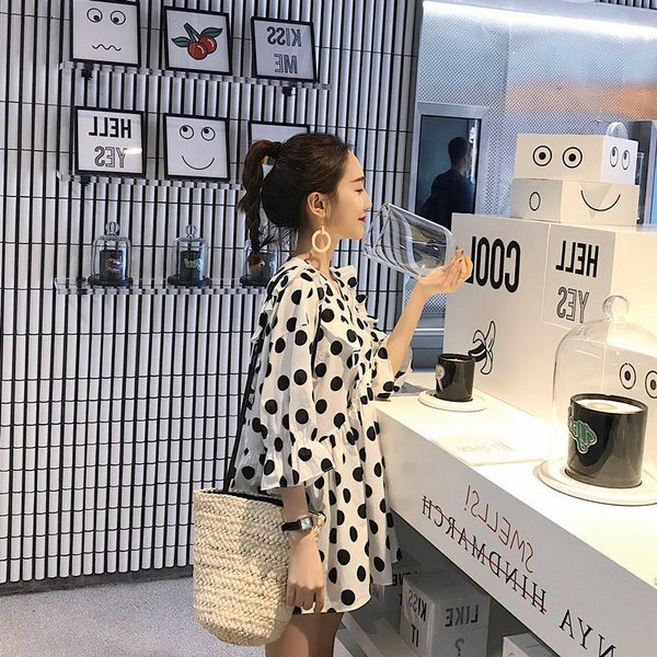 Női tunika 3/4-es ujjal és V-nyakkal