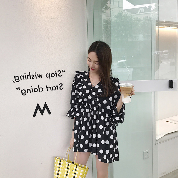 Női tunika 3/4-es ujjal és V-nyakkal