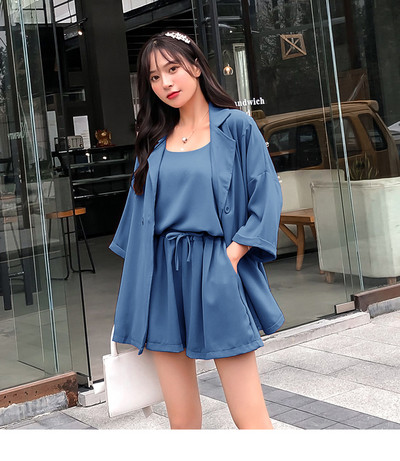 Κομψό γυναικείο σύνολο σε τρία μέρη σε διάφορα χρώματα μέχρι 4XL