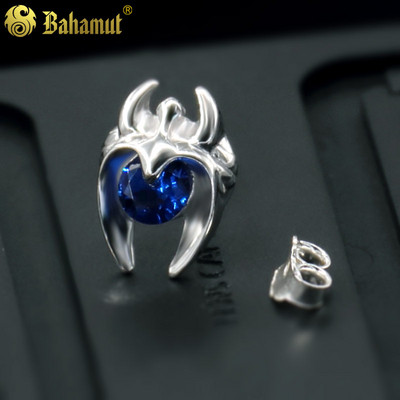 Férfi fülbevaló színes kővel - 1 db.