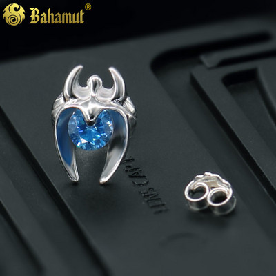 Férfi fülbevaló színes kővel - 1 db.