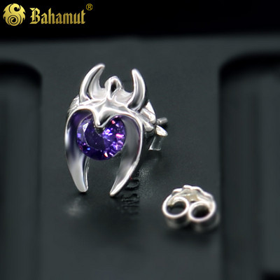 Férfi fülbevaló színes kővel - 1 db.