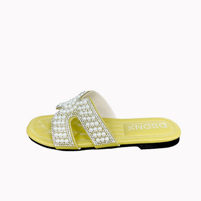 Gyönggyel díszített női papucs többféle színben