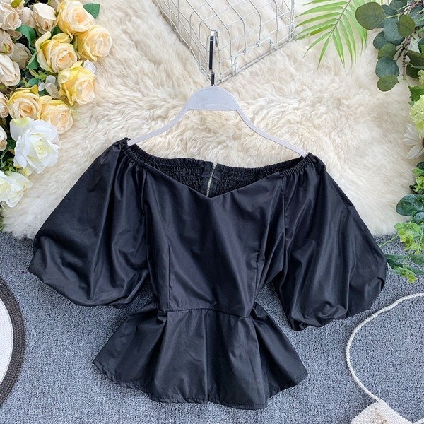 Σύγχρονη γυναικεία μπλούζα σε δύο χρώματα φερμουάρ