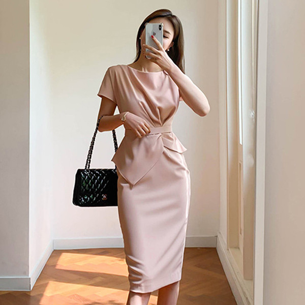 Rochie modernă de damă cu decolteu O și mâneci scurte în roz și negru