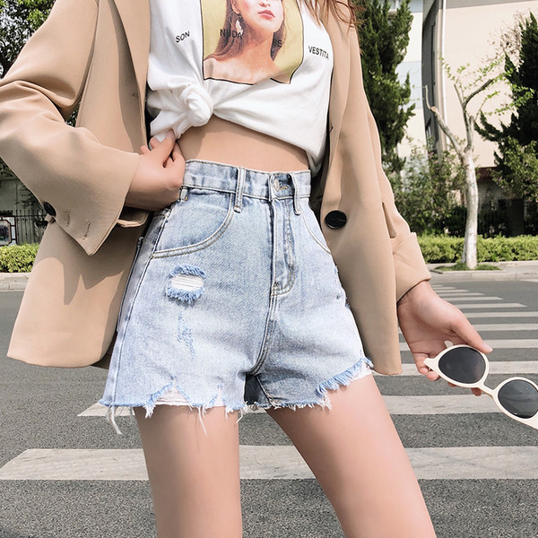 Καθημερινά γυναικεία σορτς  με ψηλή μέση και σχισμένο μοτίβο