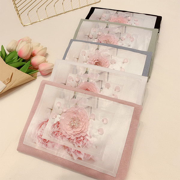 Γυναικεία μπλούζα με εφαρμογή και στοιχείο 3D