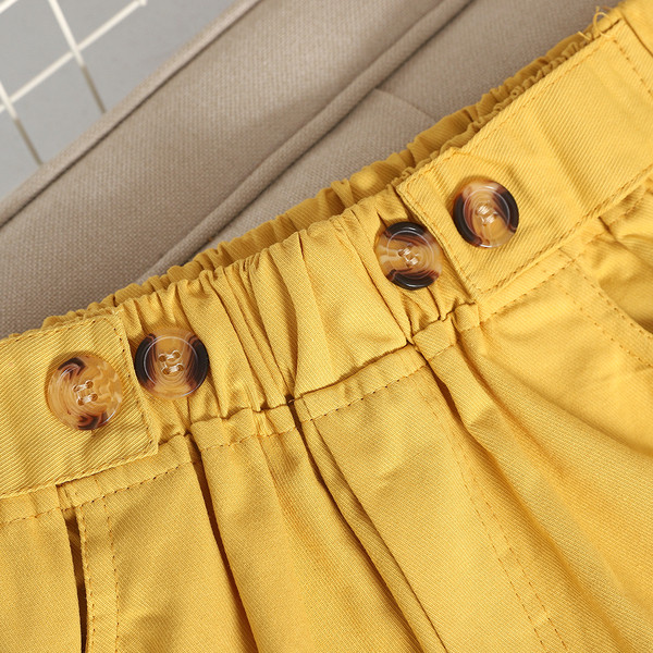 Модерни дамски къси панталони с копчета и джоб в няколко цвята