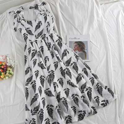 Öt színben mintás női ruha