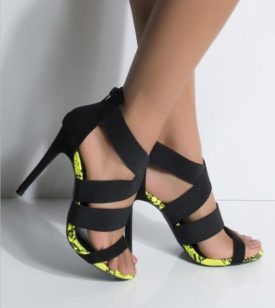 Stílusos női magas sarkú szandál állatmintával